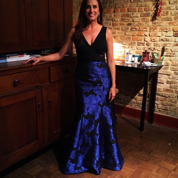 XSCAPE Black & Blue Floral Fit & Flare Evening Gown (fits size 4) - Picture 3 of 4